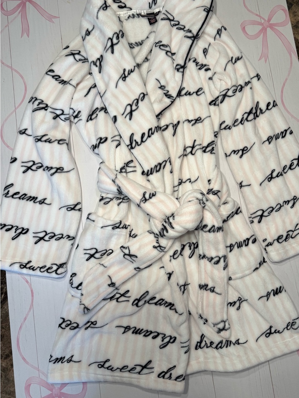 Victoria's Secret "Sweet Dreams" script plush robe Size XS/S